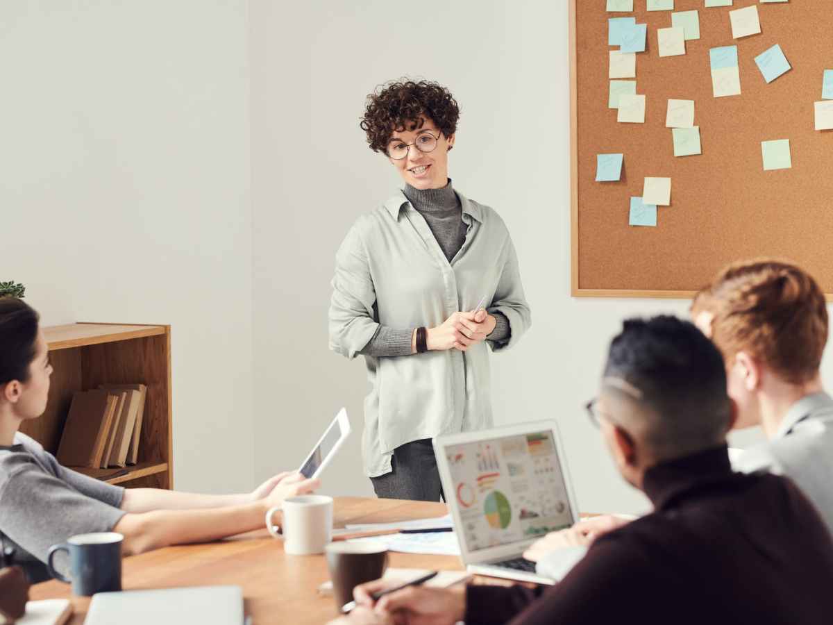 模擬會議室中的唇槍舌戰(II)